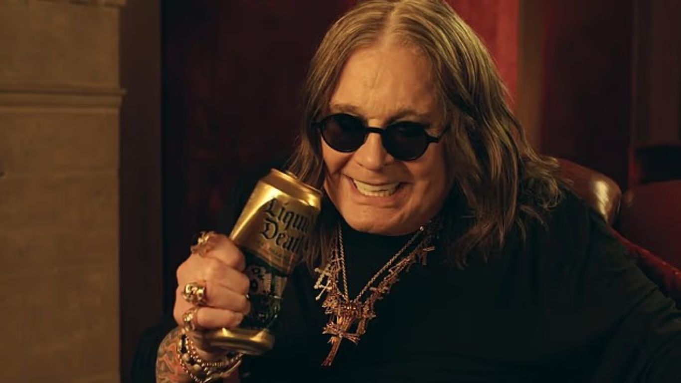 Salieron a la venta latitas de té con el ADN de Ozzy Osbourne