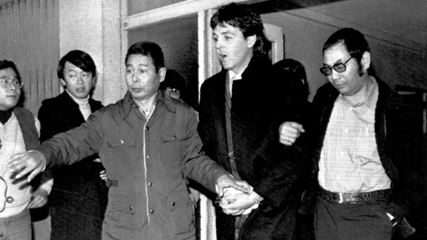 Los días de Paul McCartney en una cárcel de Japón
