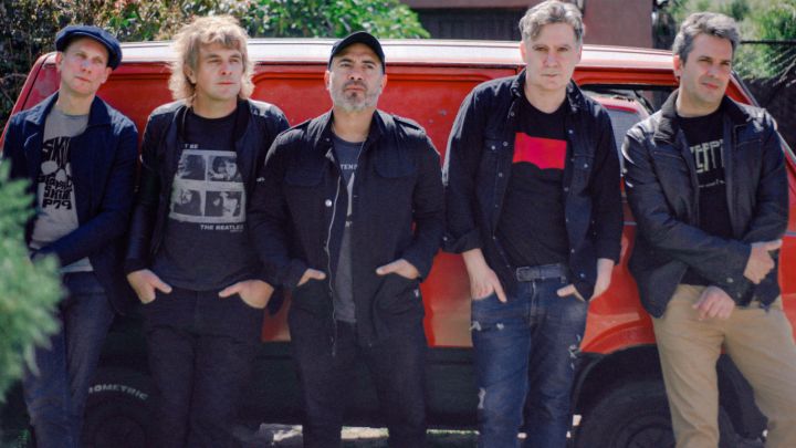 Ella Es Tan Cargosa reversionó "En Redondel" junto a Conociendo Rusia