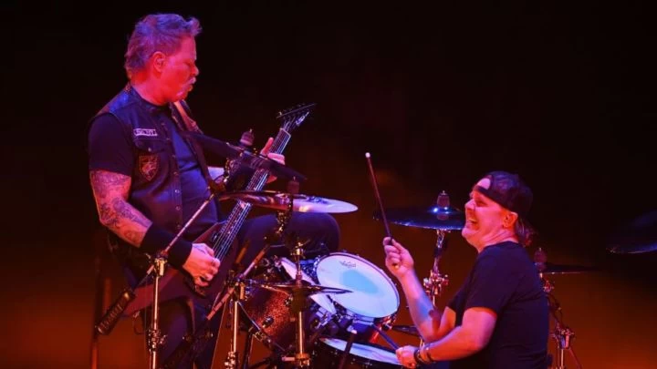 La batería de St Anger sigue torturando a James Hetfield