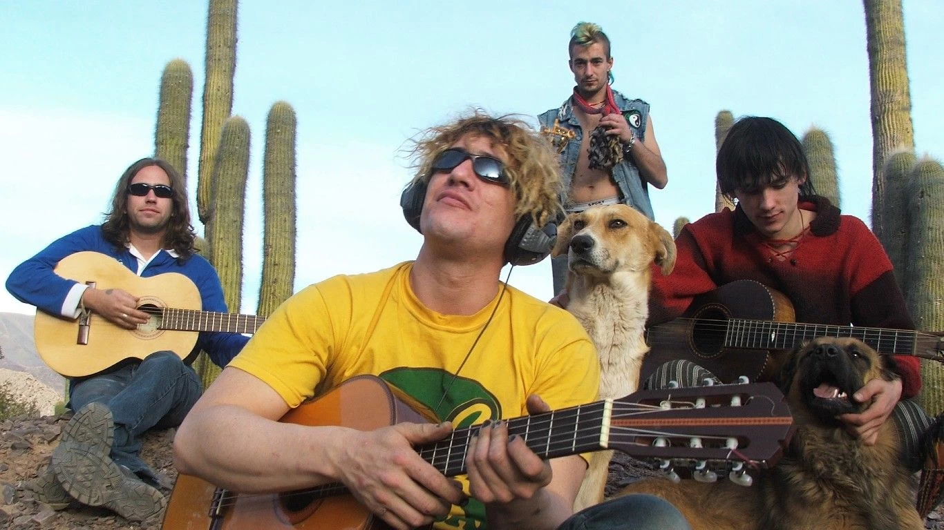 Intoxicados presenta Está Saliendo El Sol (En Vivo Luna Park) - FM Rock