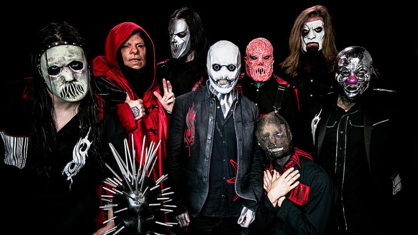 Baterista de Slipknot estrena una de las máscaras más extrañas de la banda