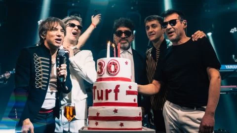 Turf arranc&oacute; la gira de los 30 a&ntilde;os a puro delirio: micro tur&iacute;stico, Mateyko y dos canciones in&eacute;ditas