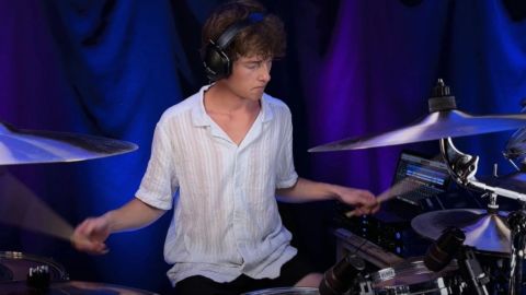 Joven baterista se graba tocando toda la discografía de Tool de una