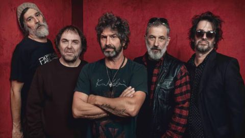 Se estrenó el documental sobre Los Caballeros de la Quema “Todos atrás y Dios de 9”