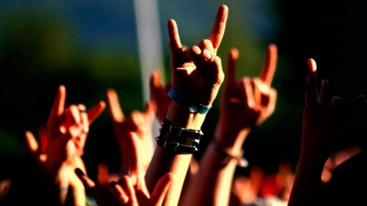 ¿Cuáles son las canciones de rock que más felicidad generan según la IA?