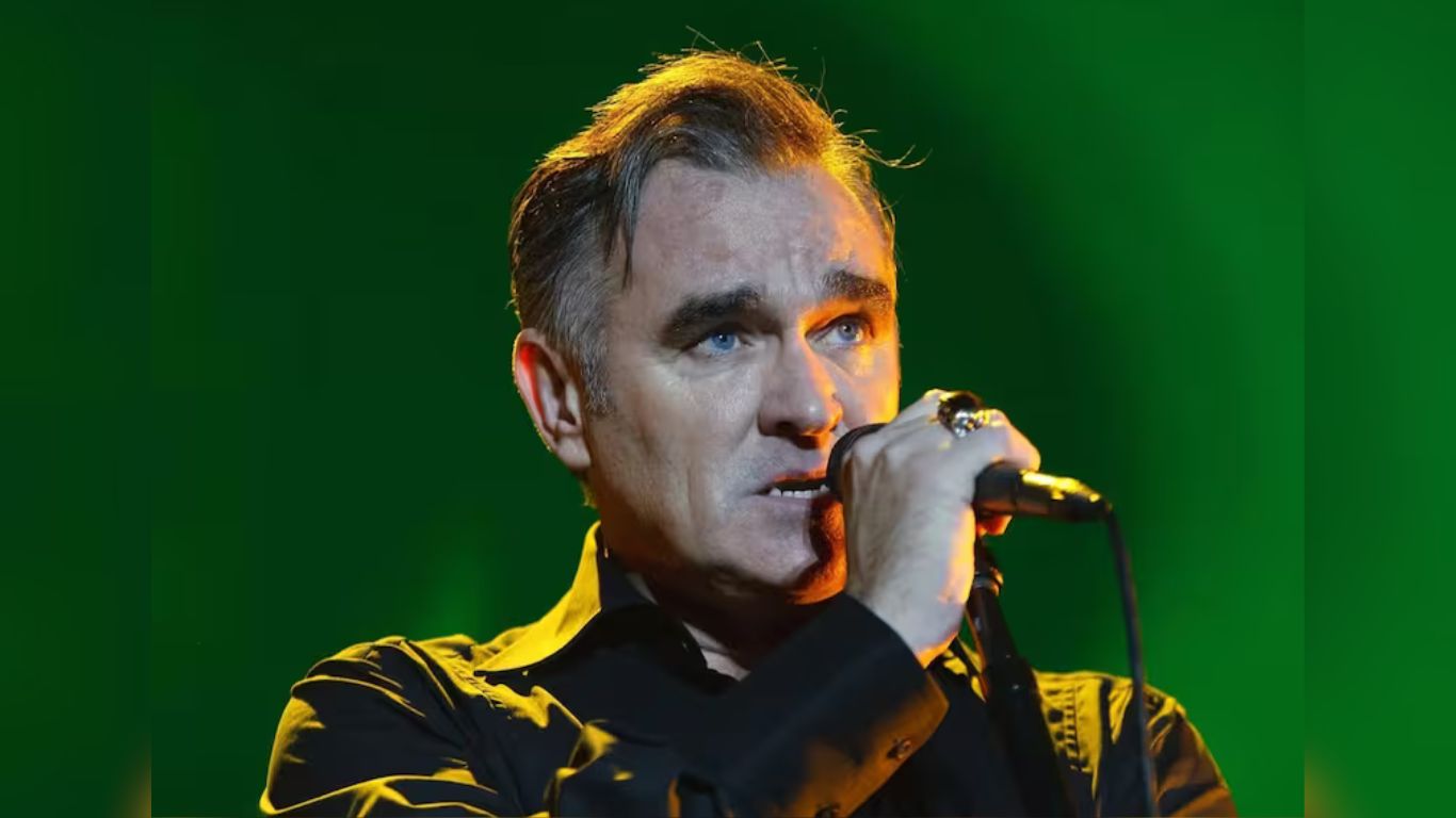 Morrissey da nuevos detalles sobre su nuevo disco “Bonfire of Teenagers”