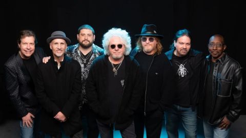 Toto vuelve a Argentina